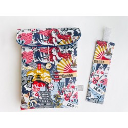 Pochette à livre matelassée et marque-page manga