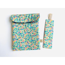 Pochette à livre matelassée et marque-page fleurs bleu vert