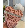 Pochette cœur avec message léopard corail et inscription or