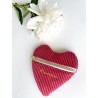 Pochette cœur avec message velours framboise et inscription or