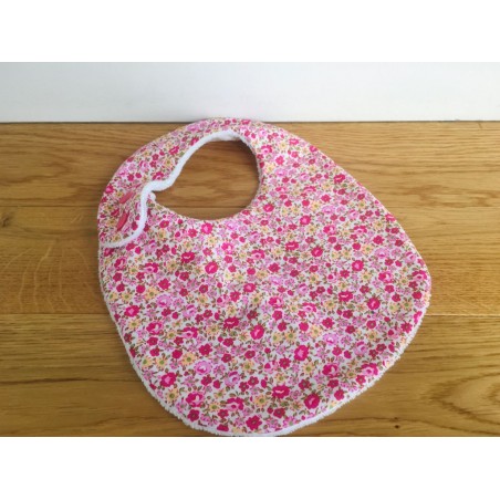 Bavoir fleuri rose - Bébés fait main à Oullins (Lyon)